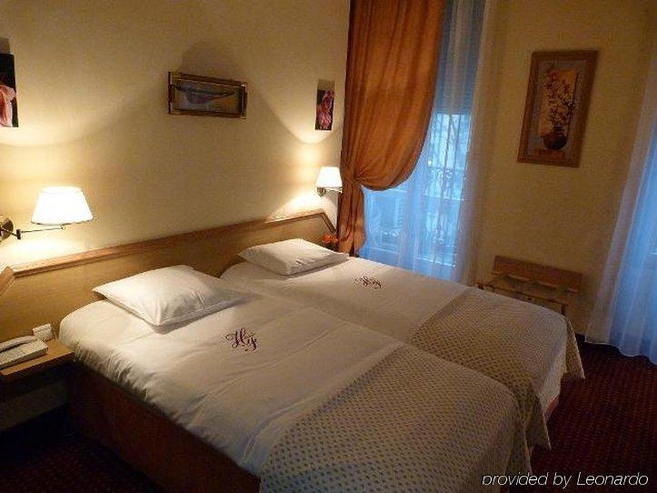 Hotel Foch Lyon Room photo